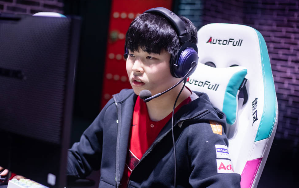 亚博-阿扎伦卡新星逆转表现惊艳，RNG未来可期！的简单介绍